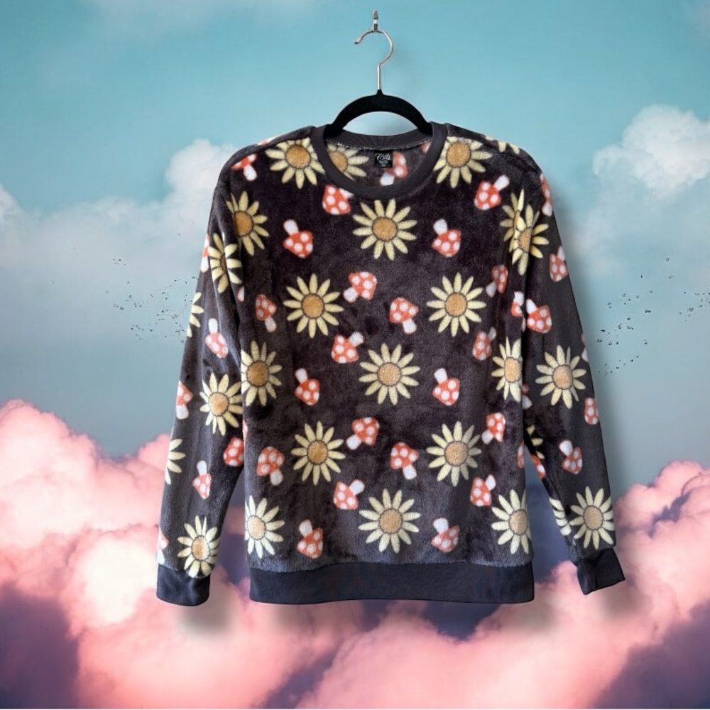 Cold Crush Grey Sleep/Lounge Top with Daisies and Coral Polka Dot Mushrooms